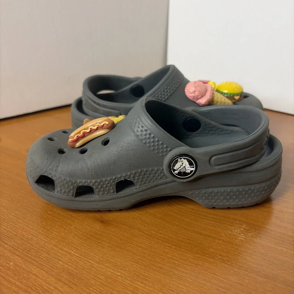 Croc Unisex Little Kids Clogs Size 8 Grey With Fast Food Jibbitz